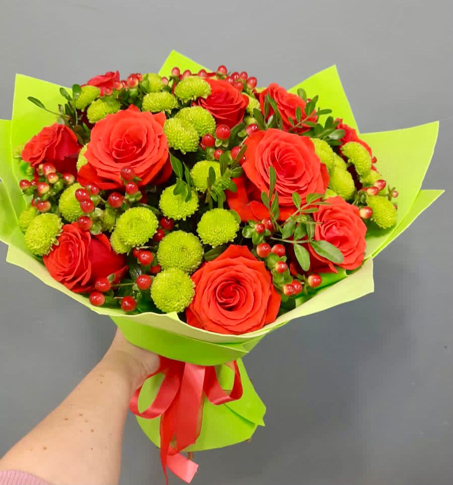 Букет цветов из: Хризантемы и Розы в Алексеевке Белгородской области