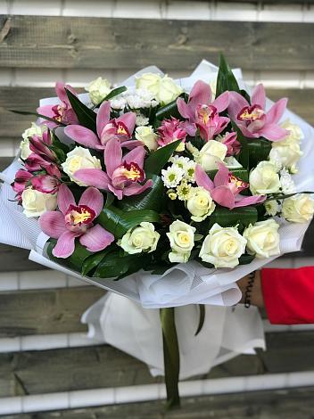 Букет цветов из: Розы и Хризантемы в Алексеевке Белгородской области