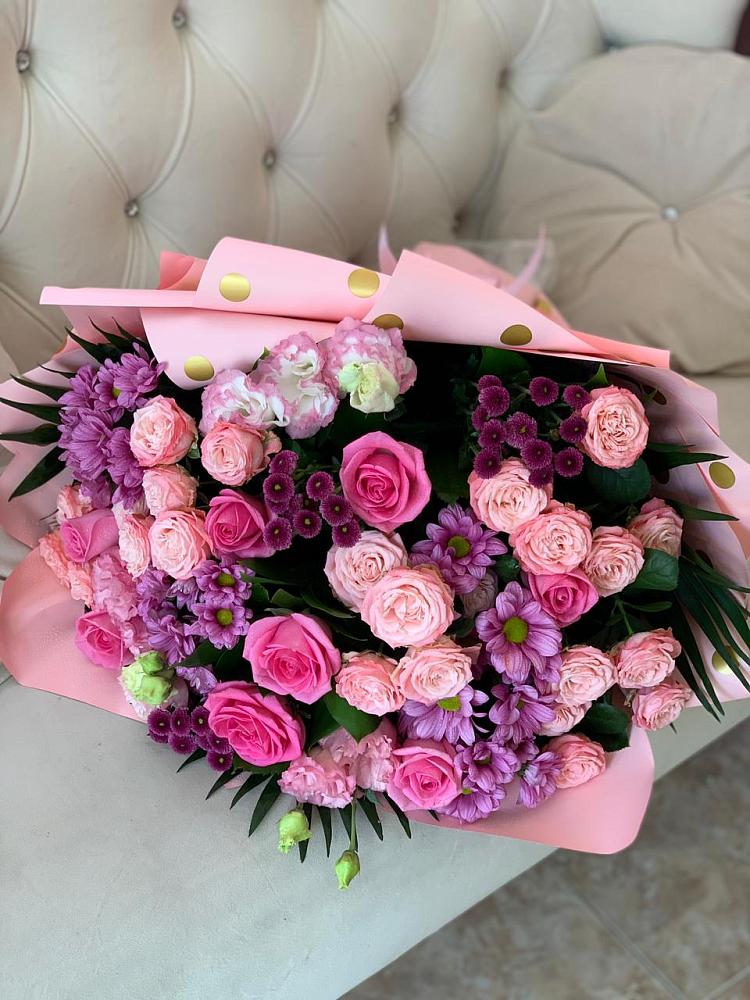 Букет цветов из: Хризантемы, Розы и Лизиантусы в Алексеевке Белгородской области