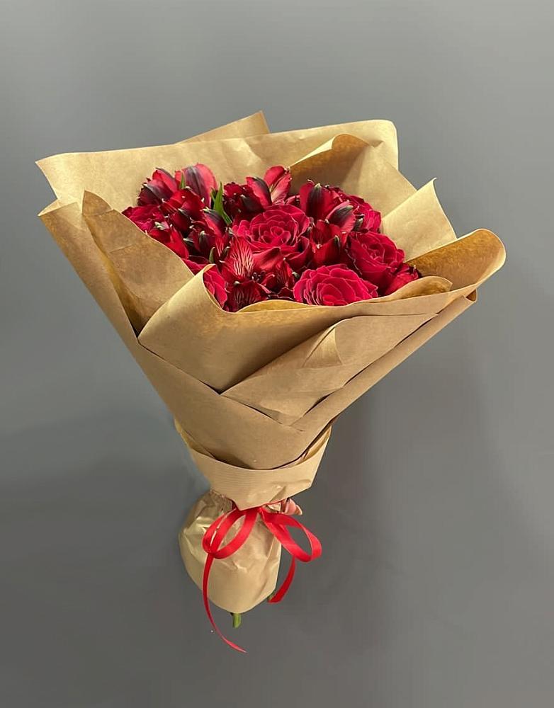 Букет цветов из: Альстромерии и Розы в Алексеевке Белгородской области