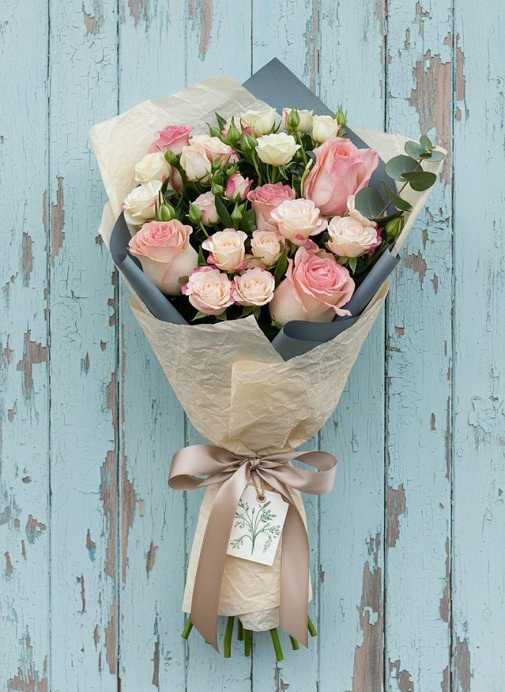 Букет цветов из: Розы в Алексеевке Белгородской области