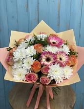 Букет цветов из:  Розы, Герберы и Хризантемы в Алексеевке Белгородской области