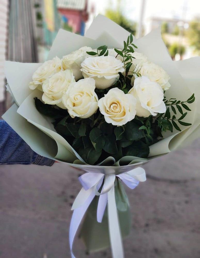 Букет Белые розы Проуд в Алексеевке Белгородской области