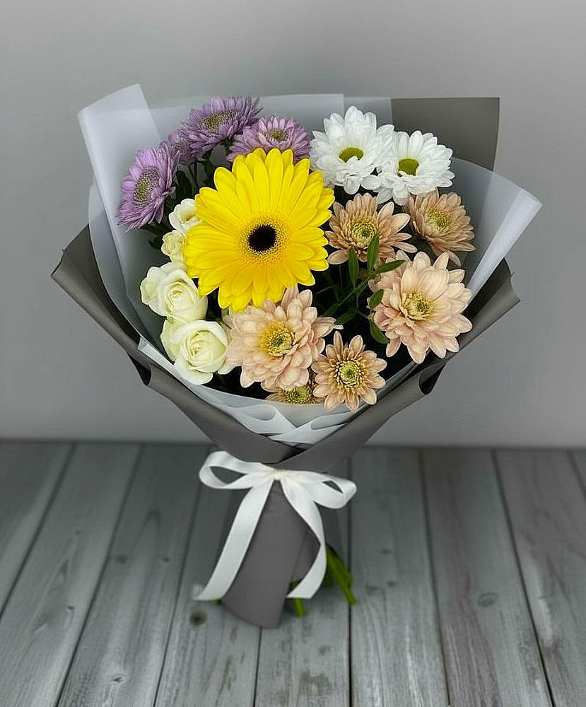 Букет цветов из: Розы, Герберы и Хризантемы в Алексеевке Белгородской области