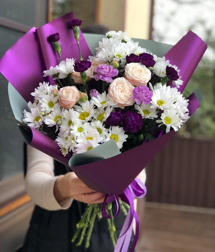 Букет цветов из: Хризантемы, Гвоздики и Розы в Алексеевке Белгородской области