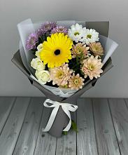 Букет цветов из:  Розы, Герберы и Хризантемы в Алексеевке Белгородской области
