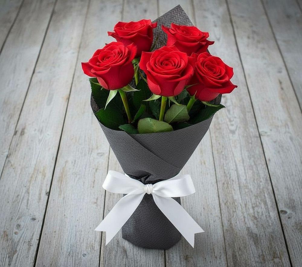 Букет 5 Красных роз Эдлесс Лав в Алексеевке Белгородской области