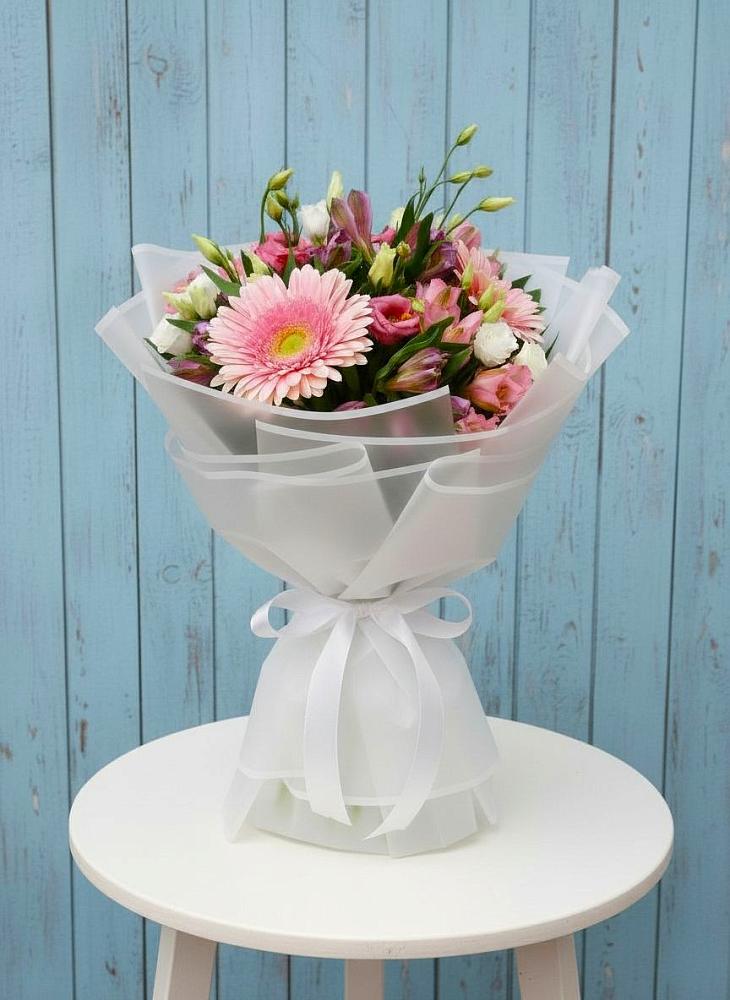 Букет цветов из: Герберы, Альстромерии и Лизиантусы в Алексеевке Белгородской области