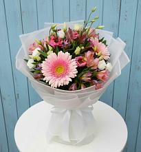 Букет цветов из:  Герберы, Альстромерии и Лизиантусы в Алексеевке Белгородской области
