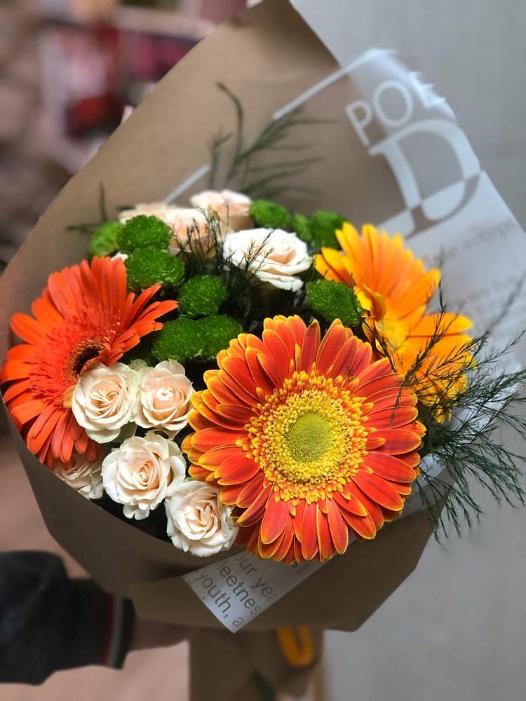 Букет цветов из: Герберы, Хризантемы и Розы в Алексеевке Белгородской области
